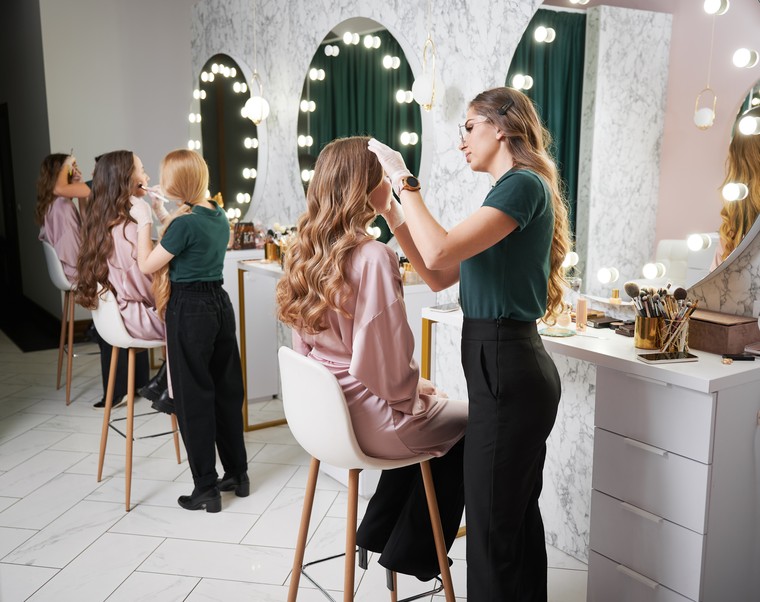 A beauty coworking space for makeup artists and stylists